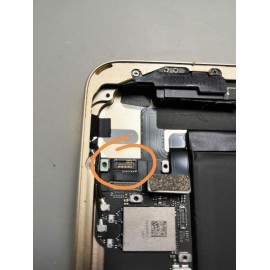 Remplacement de la connectique du tactile carte mère iPad mini 3